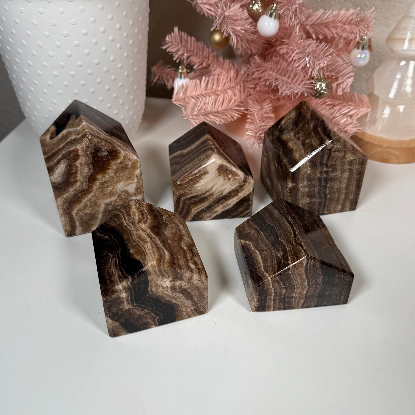 Brown onyx village house set