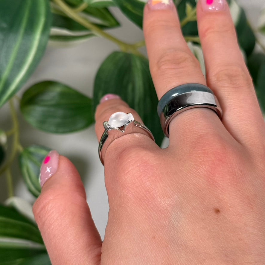 Moonstone ring (Size 5, 6, 7, 8)