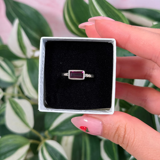 Size 5 Rhodolite garnet ring