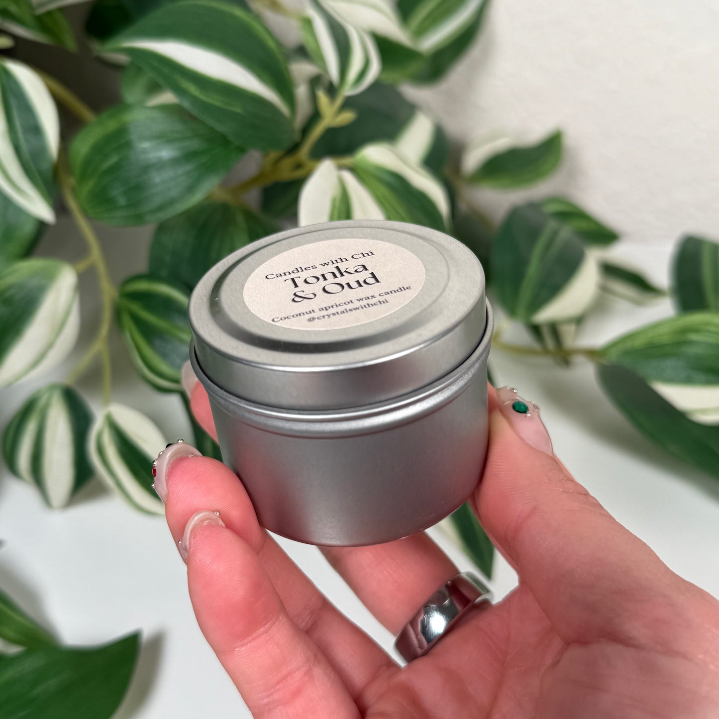 Tonka & Oud candle - 2oz tin