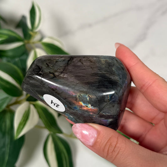 Labradorite freeform 24