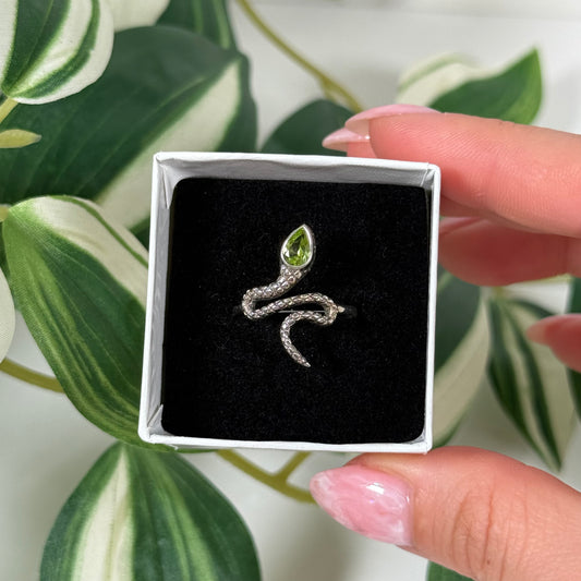Peridot snake ring (Sizes 5, 6, 7)
