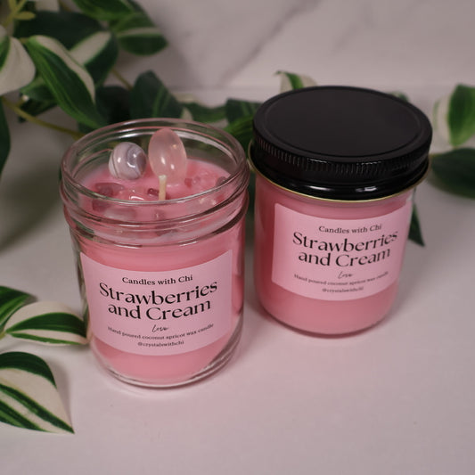 Strawberries and cream candle - Medium 6oz, regular wick
