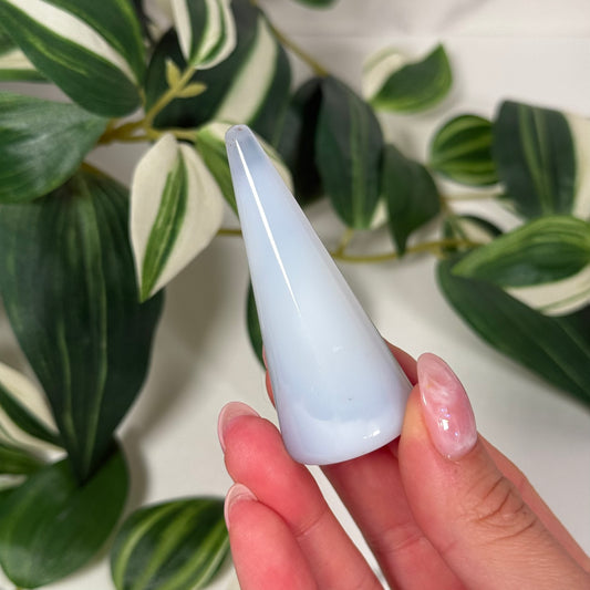 Blue chalcedony ring holder
