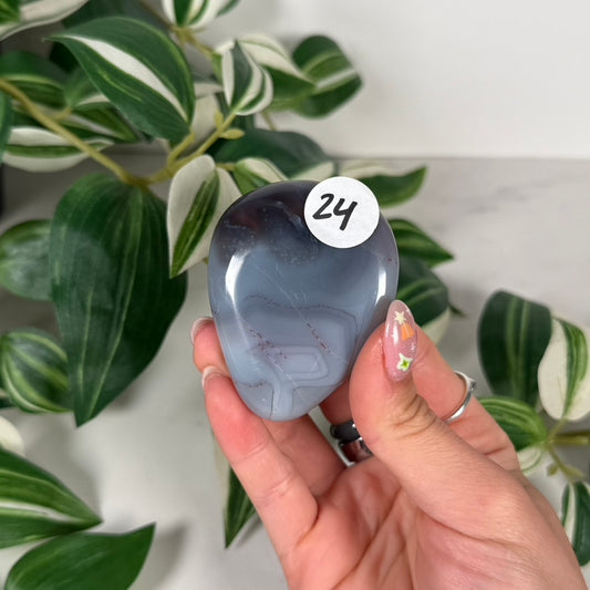 Mozambique agate palmstone 24