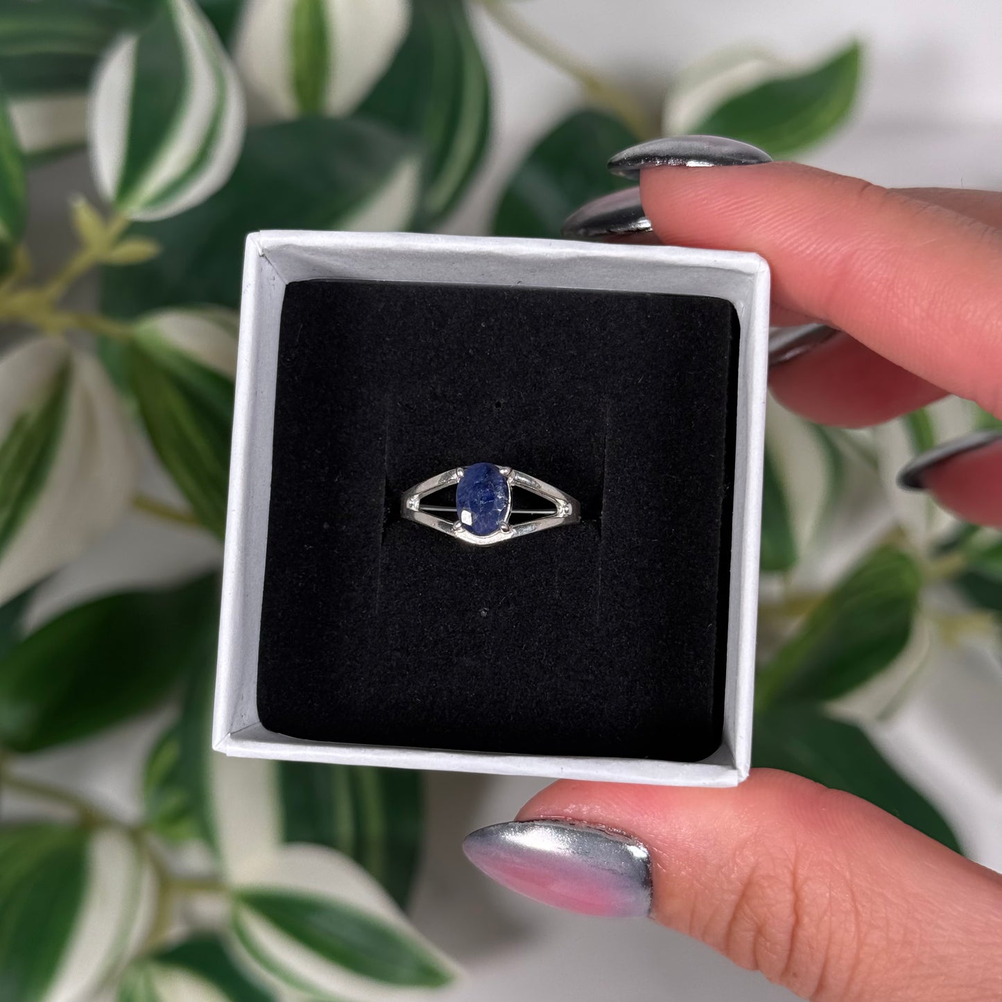 Blue kyanite ring (Sizes 5, 8)