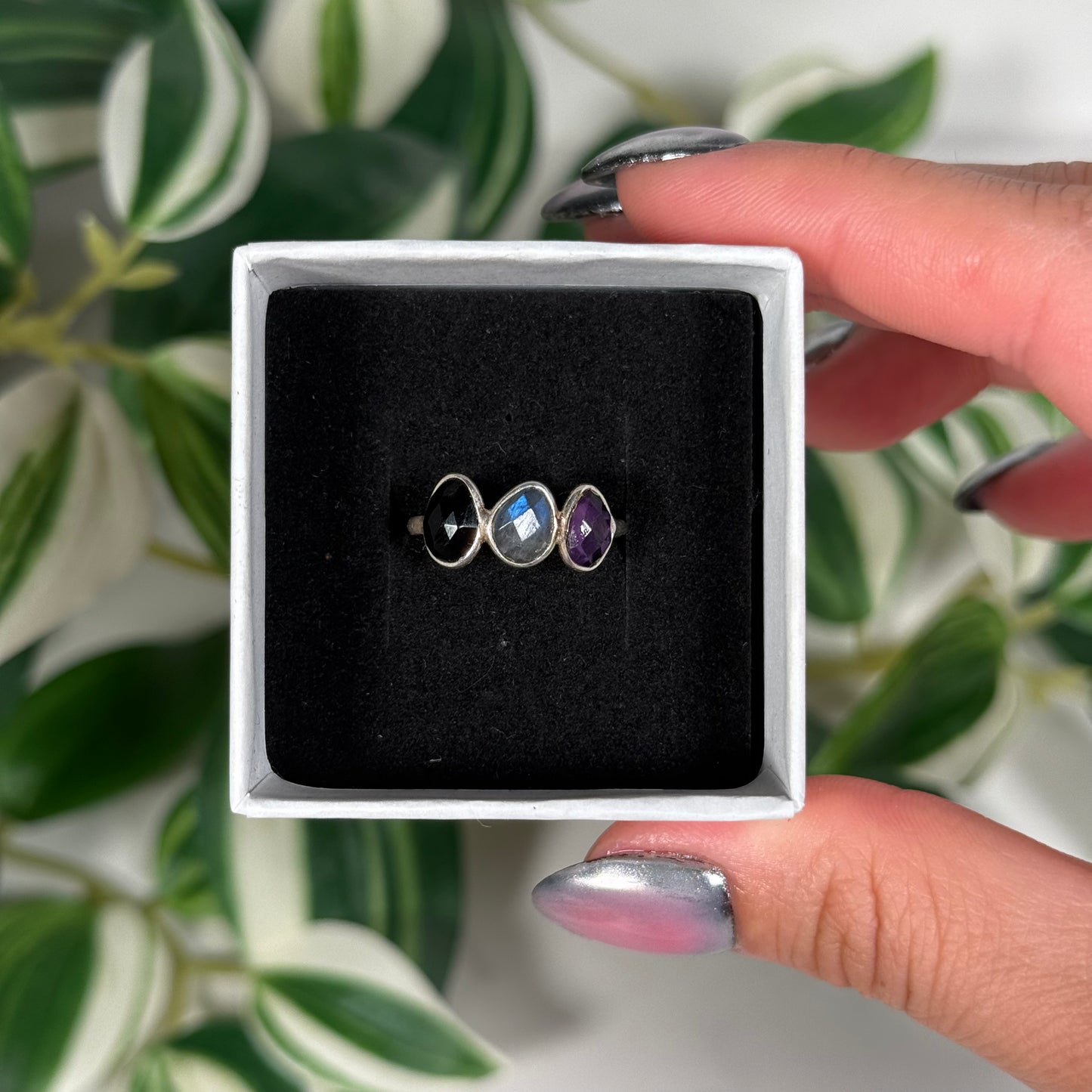 Size 7 onyx/labradorite/amethyst ring
