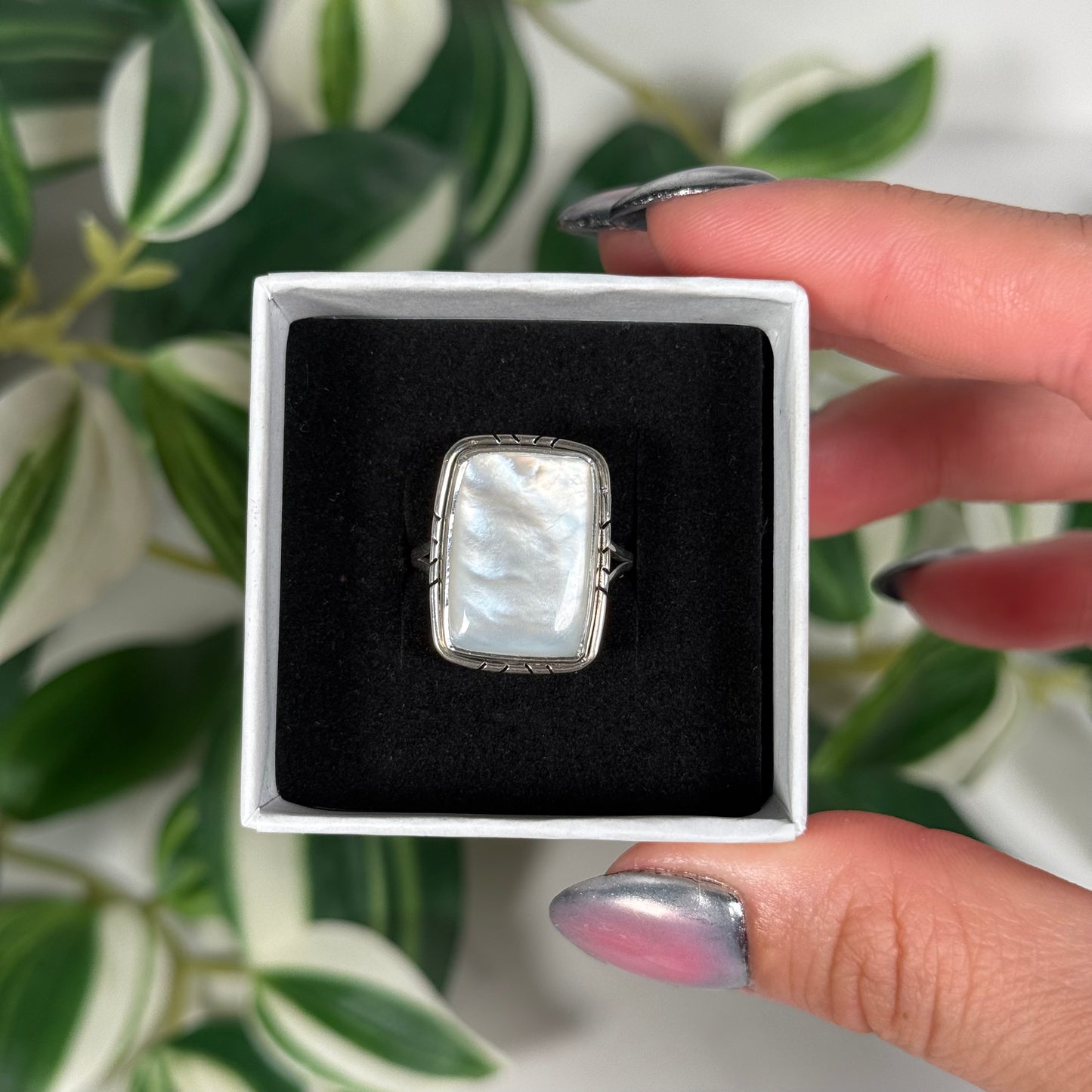 Size 9 mother of pearl ring