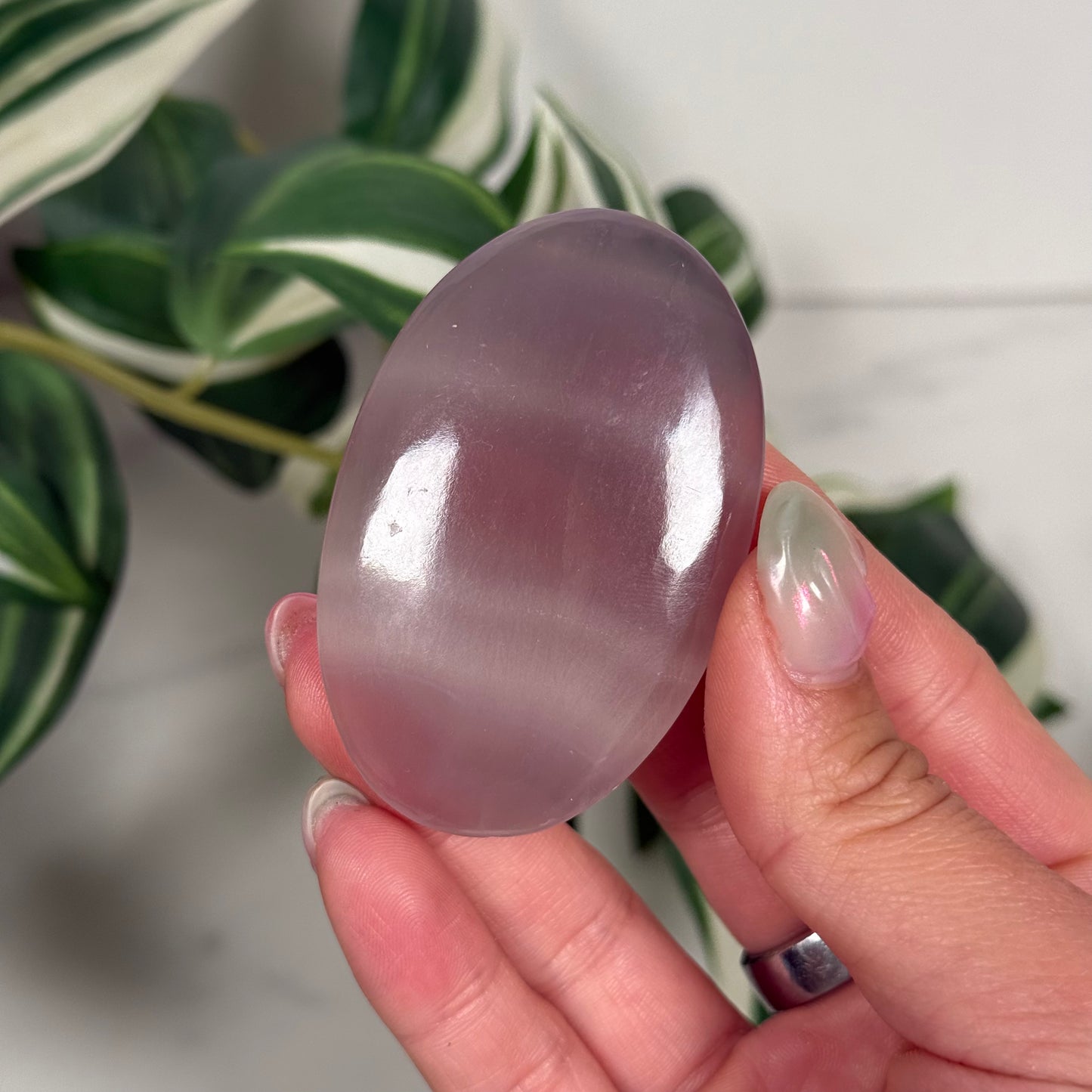 Lavender fluorite palmstone 32