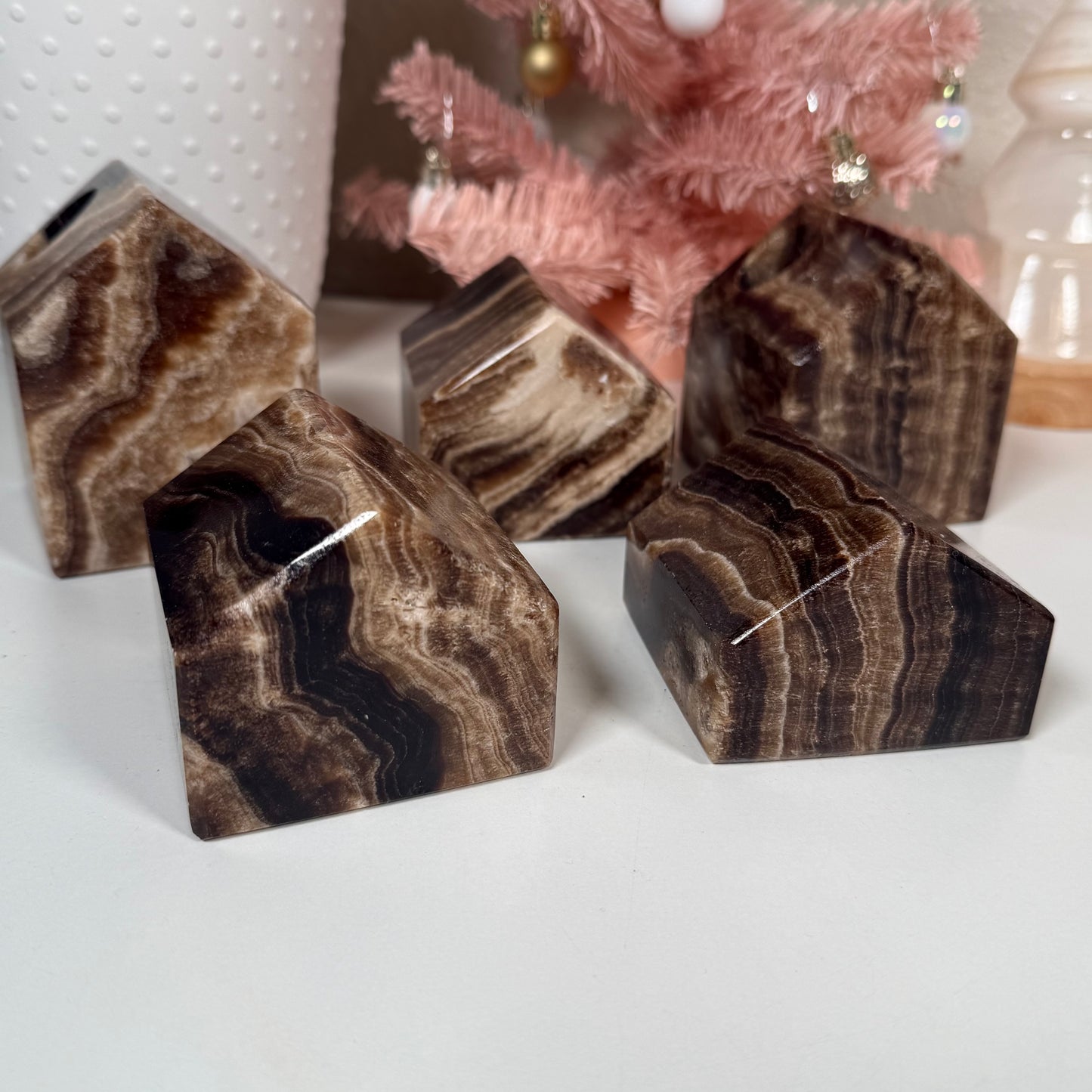 Brown onyx village house set