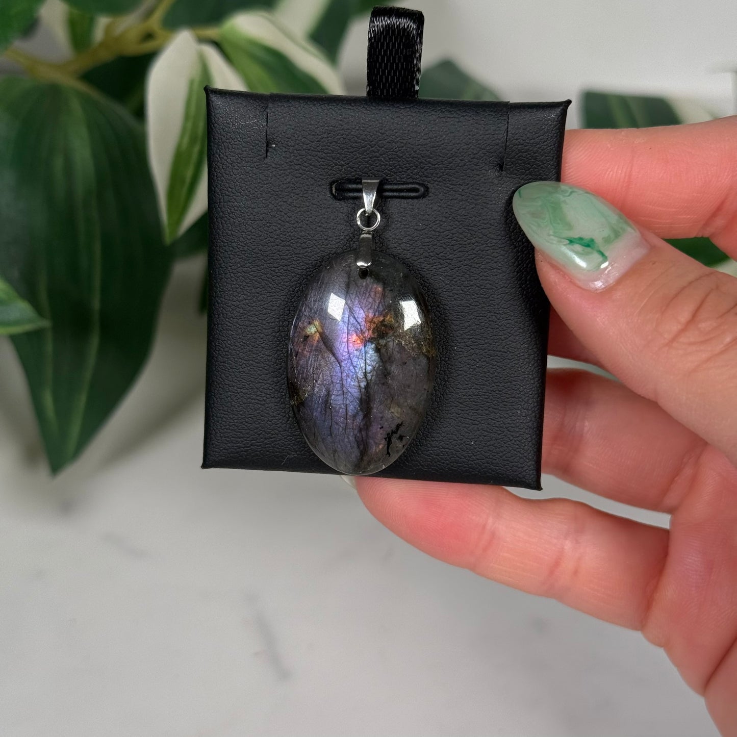 Labradorite oval pendant