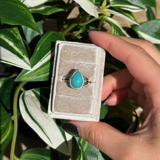 Size 9 Arizona turquoise ring