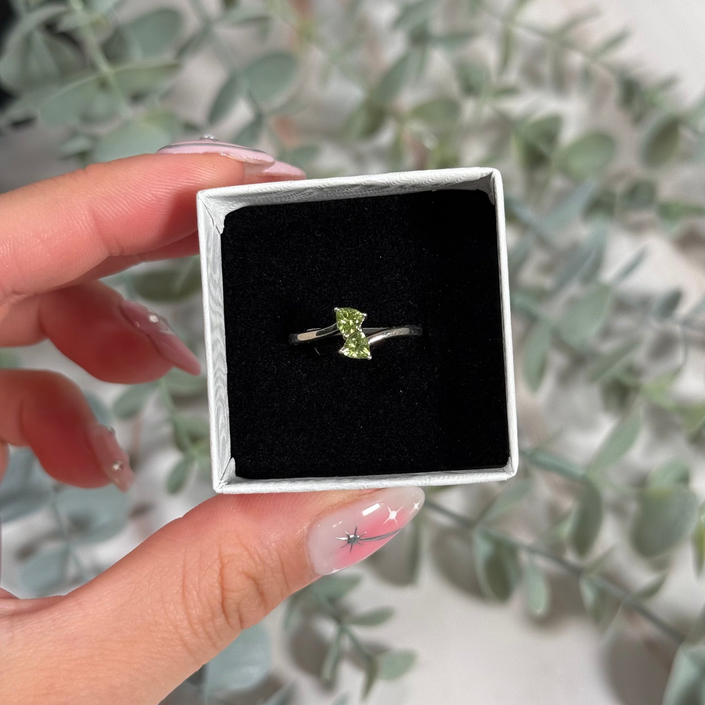 Size 7 peridot ring