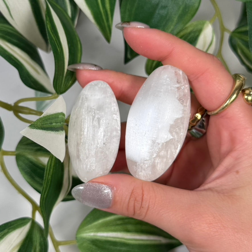 Satin spar shiva