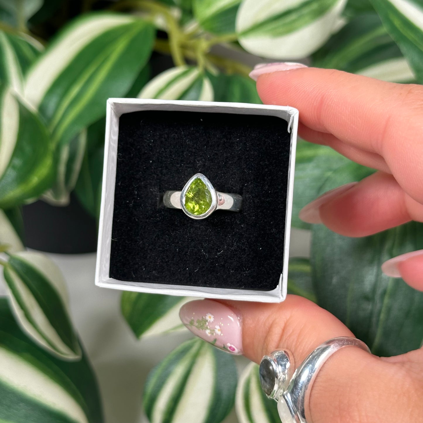 Size 6 peridot ring