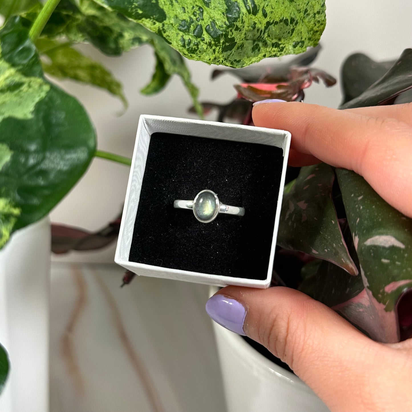 Size 8 labradorite ring