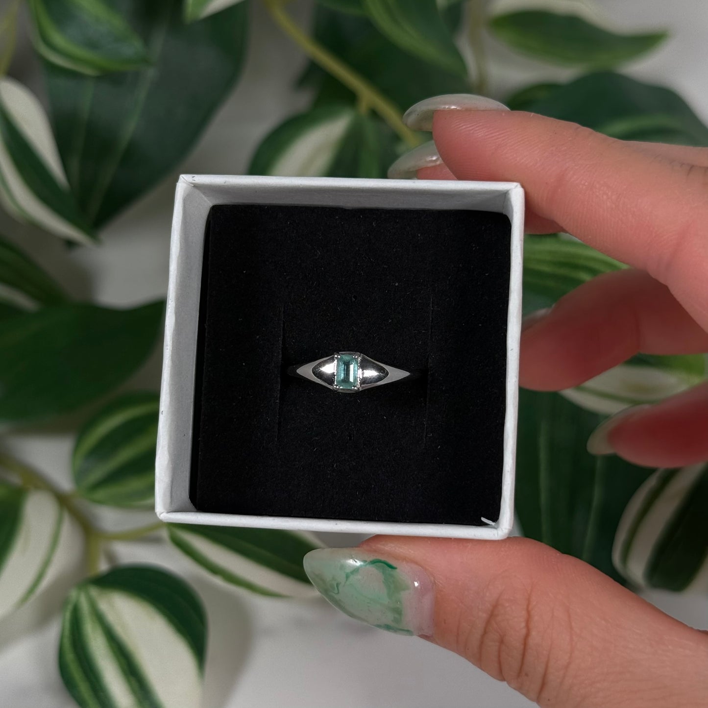 Size 8 Emerald rectangle ring
