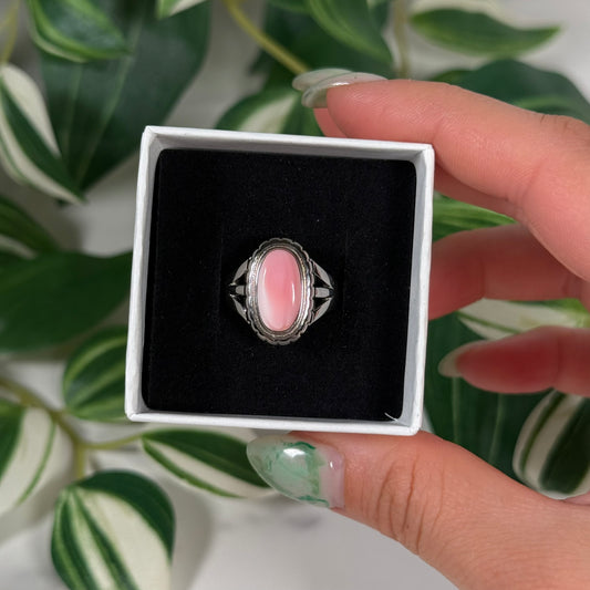 Size 8 pink conch shell ring A