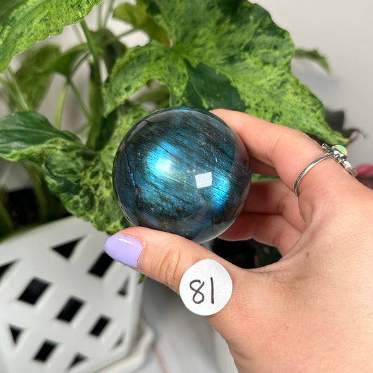 Labradorite sphere 81