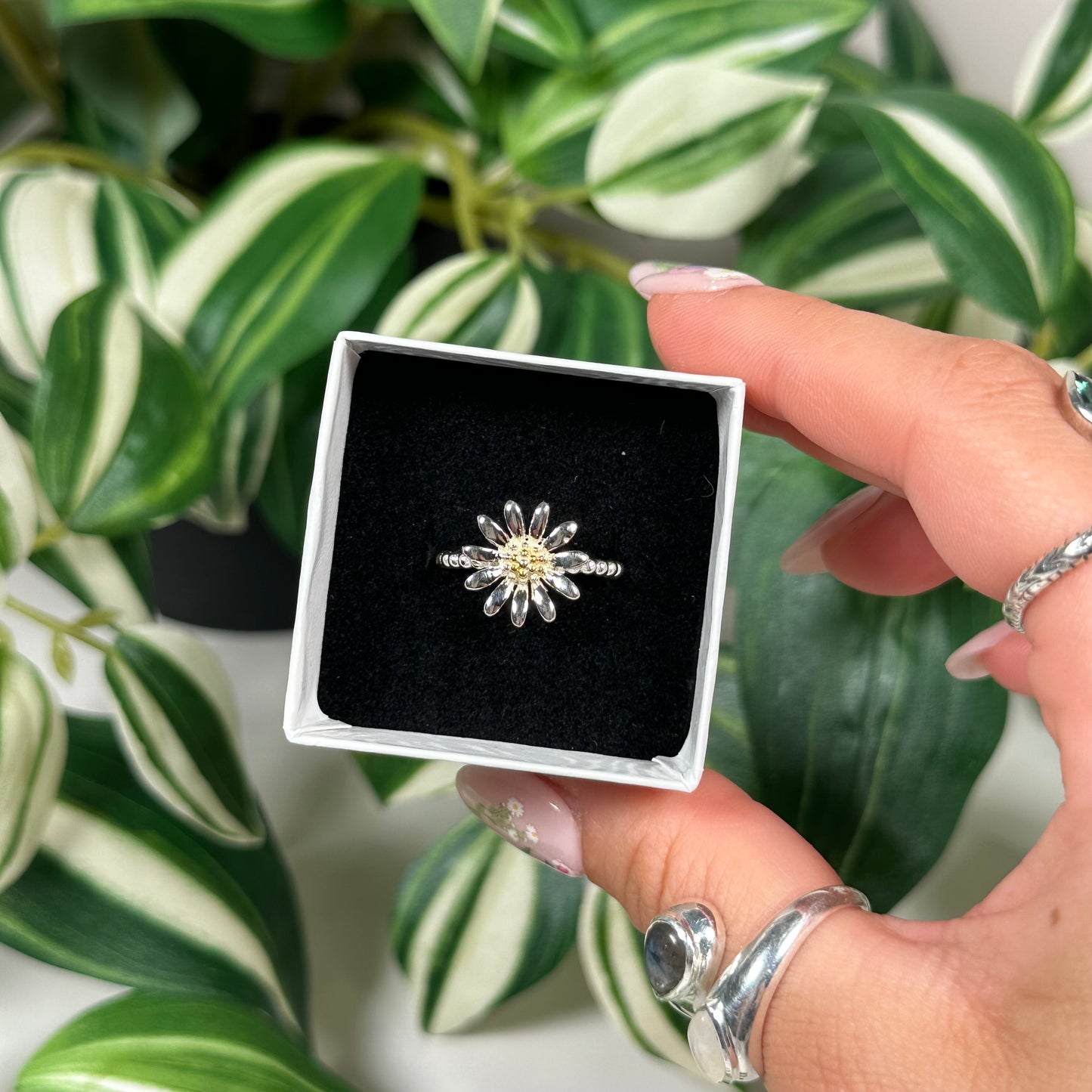 Sunflower ring no crystal (sizes 6,7,8,9)