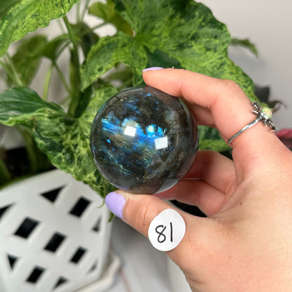 Labradorite sphere 81