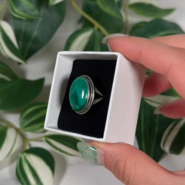 Size 8 malachite ring