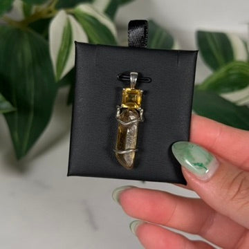 Double citrine pendant