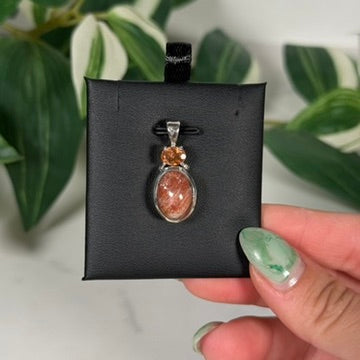 Double sunstone pendant