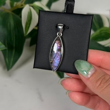 Pink/purple labradorite pendant F