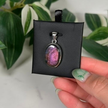 Pink/purple labradorite pendant E