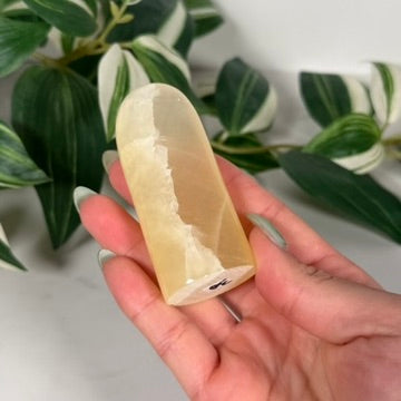 Honeycomb calcite freeform 30