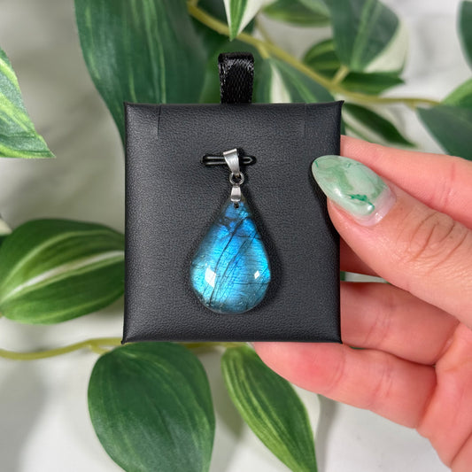 Labradorite teardrop pendant A