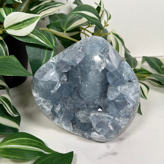 Celestite freeform