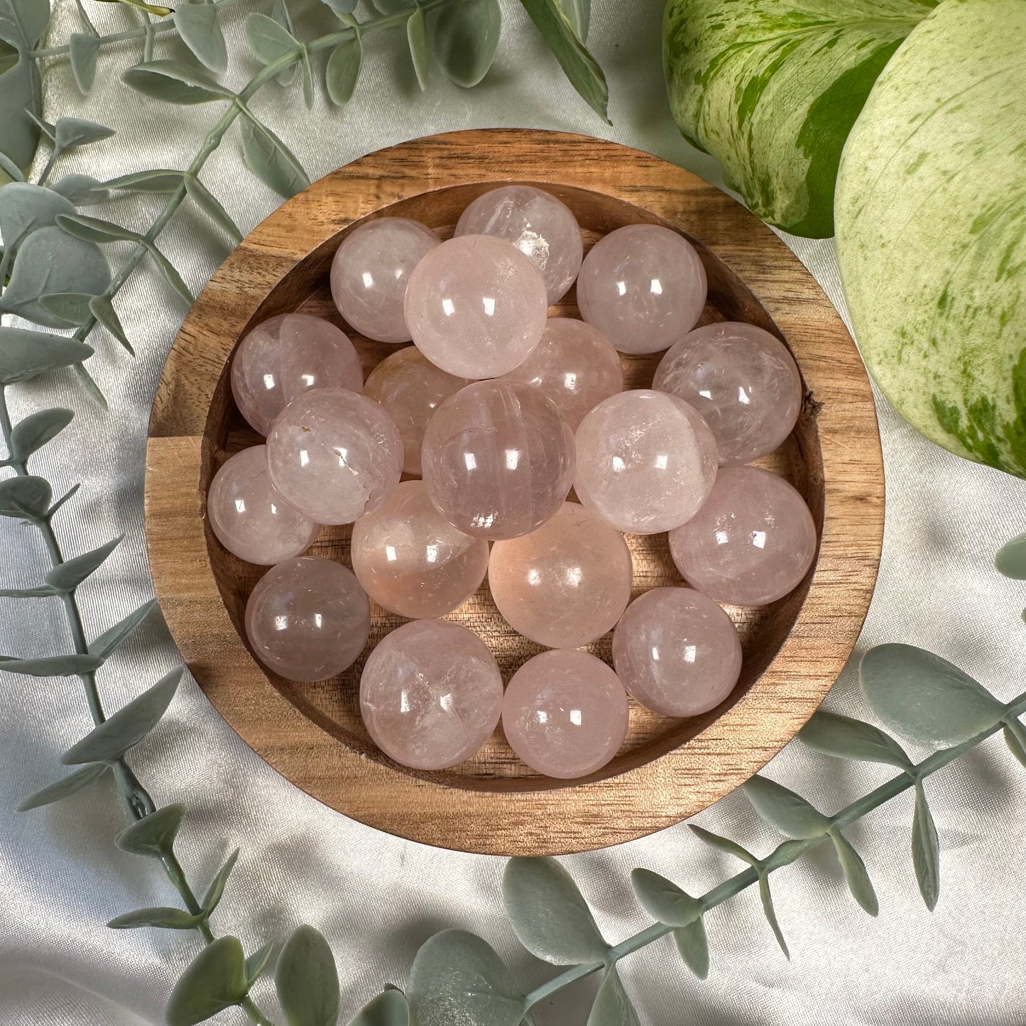 Rose quartz mini sphere