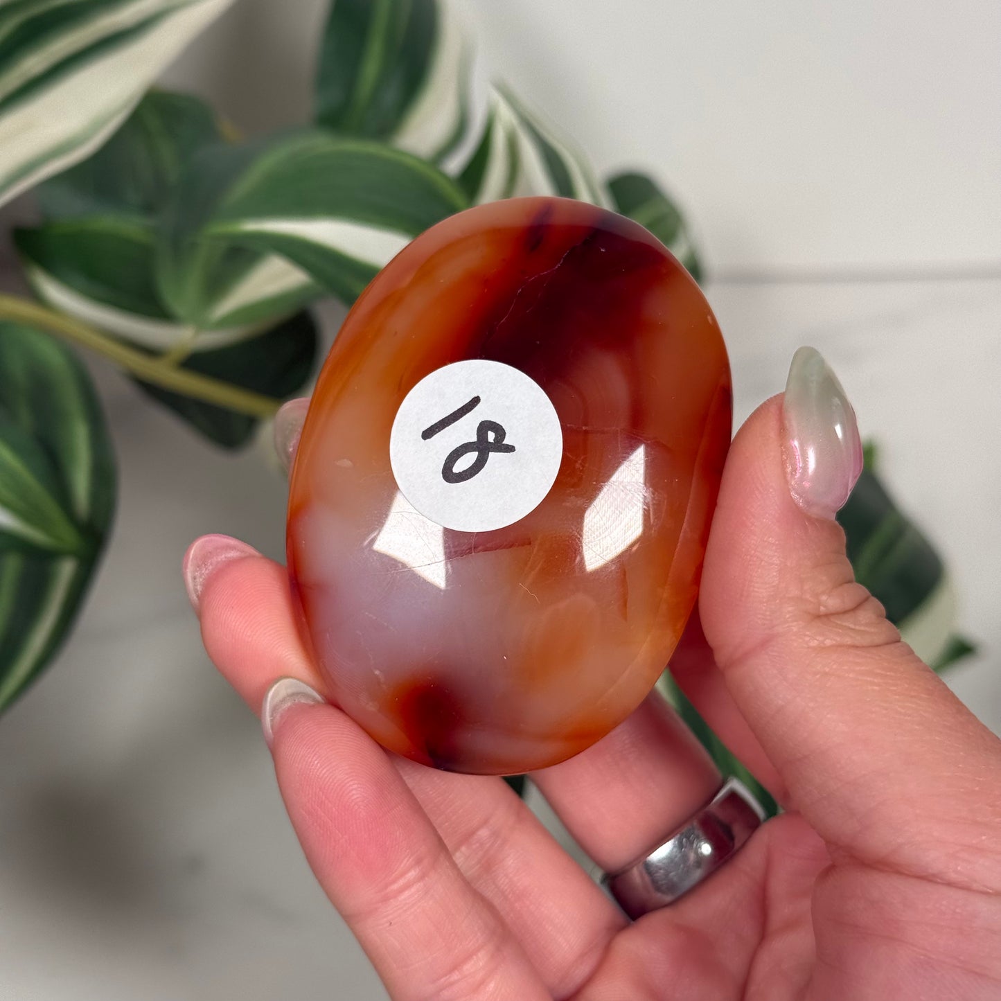 Carnelian palmstone 18
