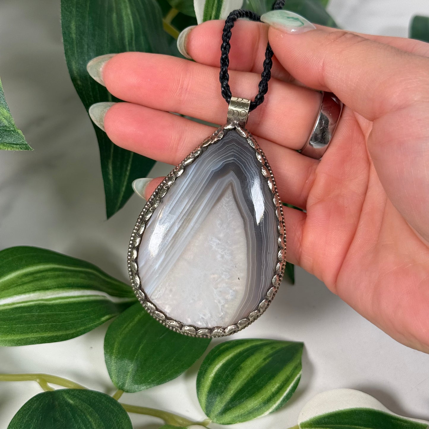 Statement agate pendant