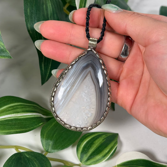 Statement agate pendant