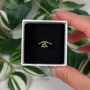 Size 6 Peridot ring