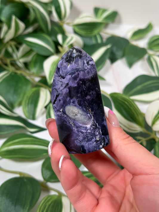 Tiffany stone freeform 325