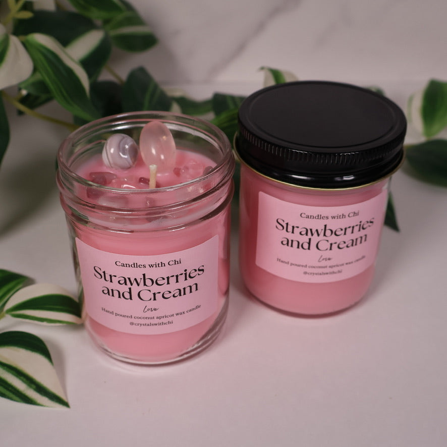 Strawberries and cream candle - Medium 6oz, regular wick