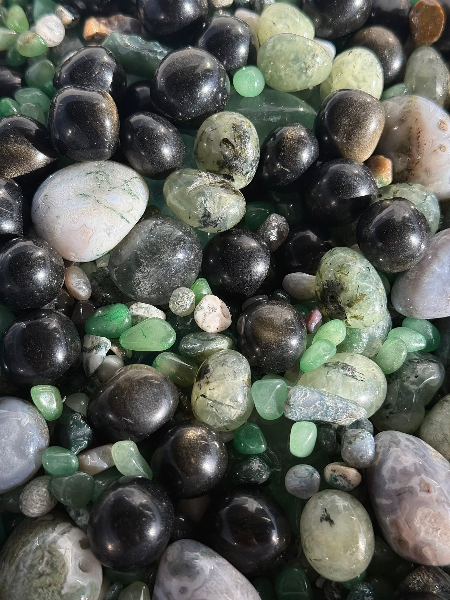 Elphaba themed crystal confetti