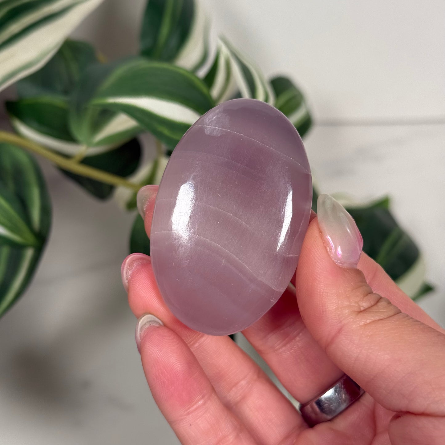 Lavender fluorite palmstone 35