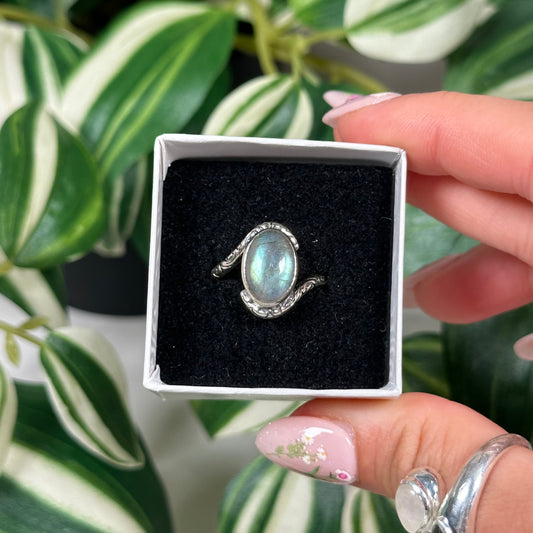 Size 8 labradorite ring