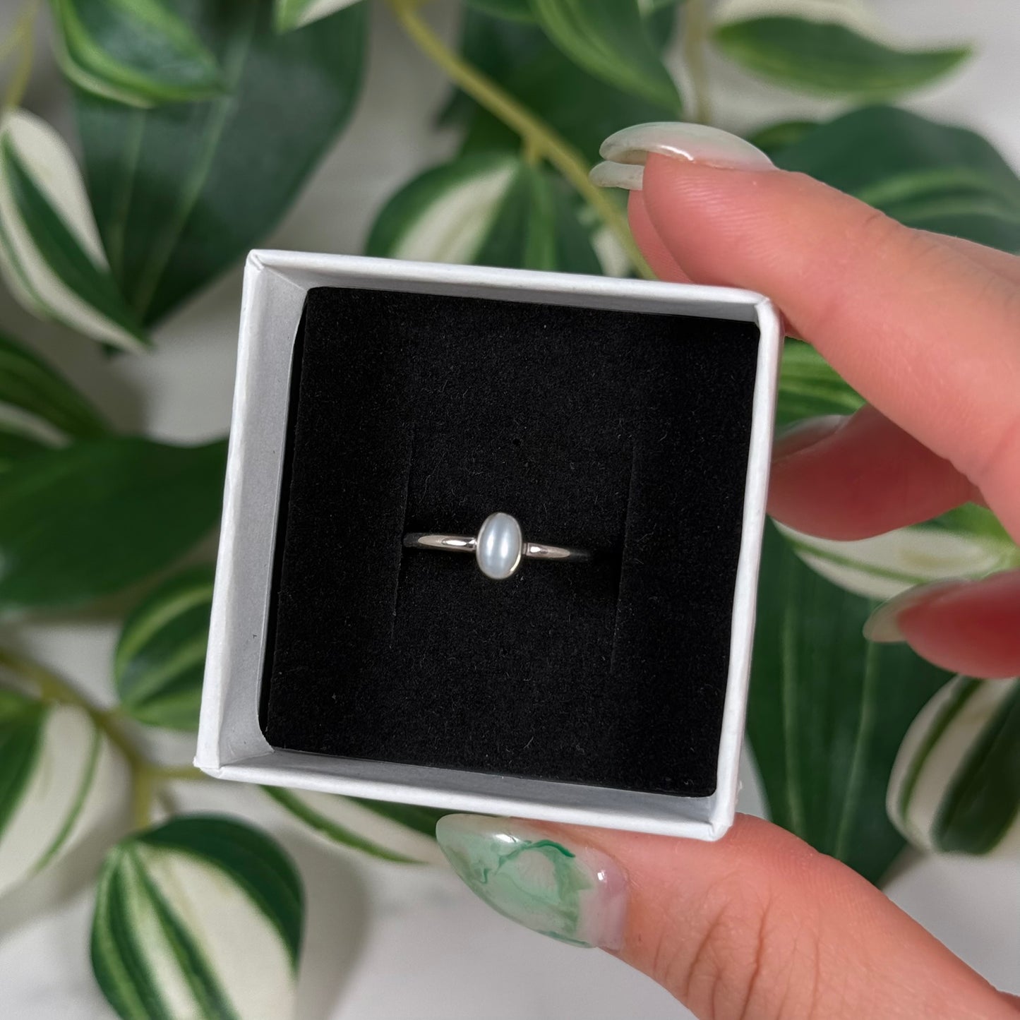 Size 6 oval pearl ring