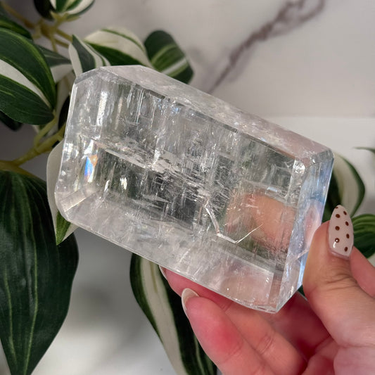 Optical calcite freeform 175