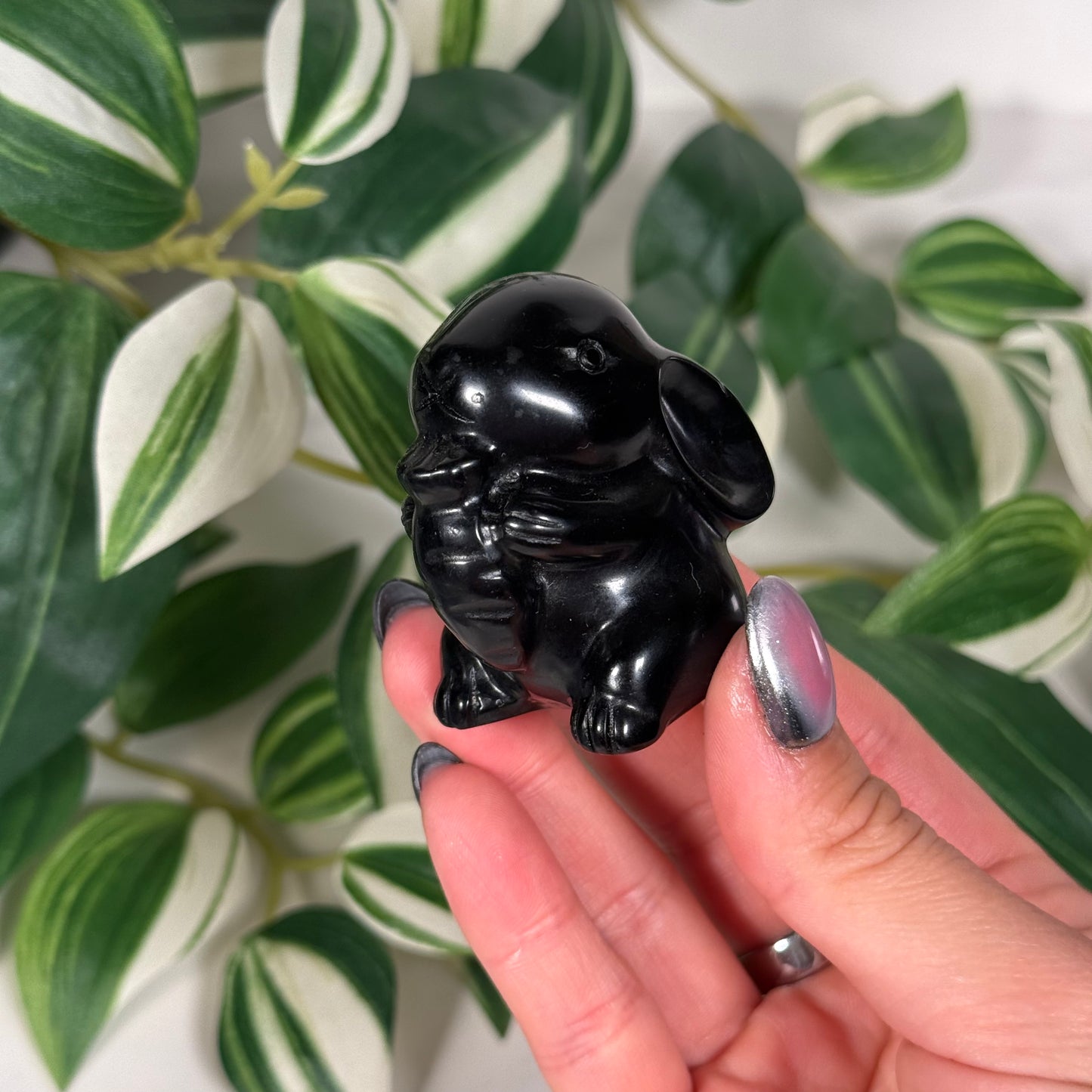 Obsidian bunny with carrot