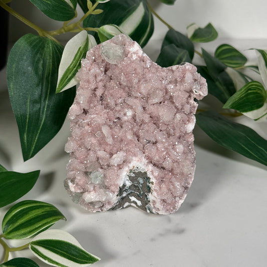 Pink heulandite with green apophyllite 146