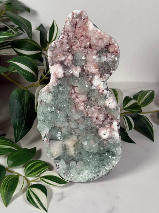 Pink heulandite with green apophyllite 555*